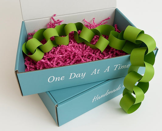 Signature Countdown Chain – You Choose the Days, We Write the Messages